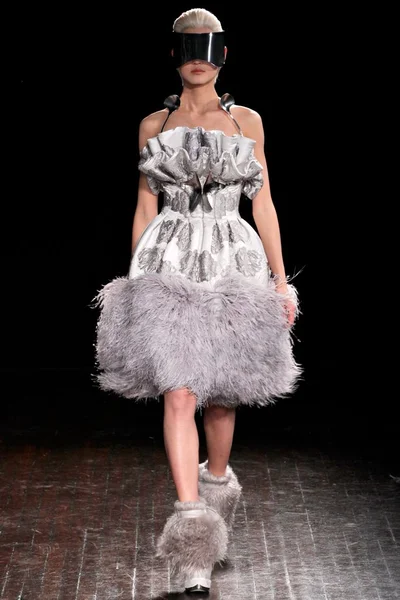 Look 24